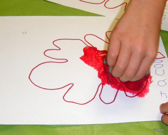 Tippytoe Crafts SpongePainted Leaves