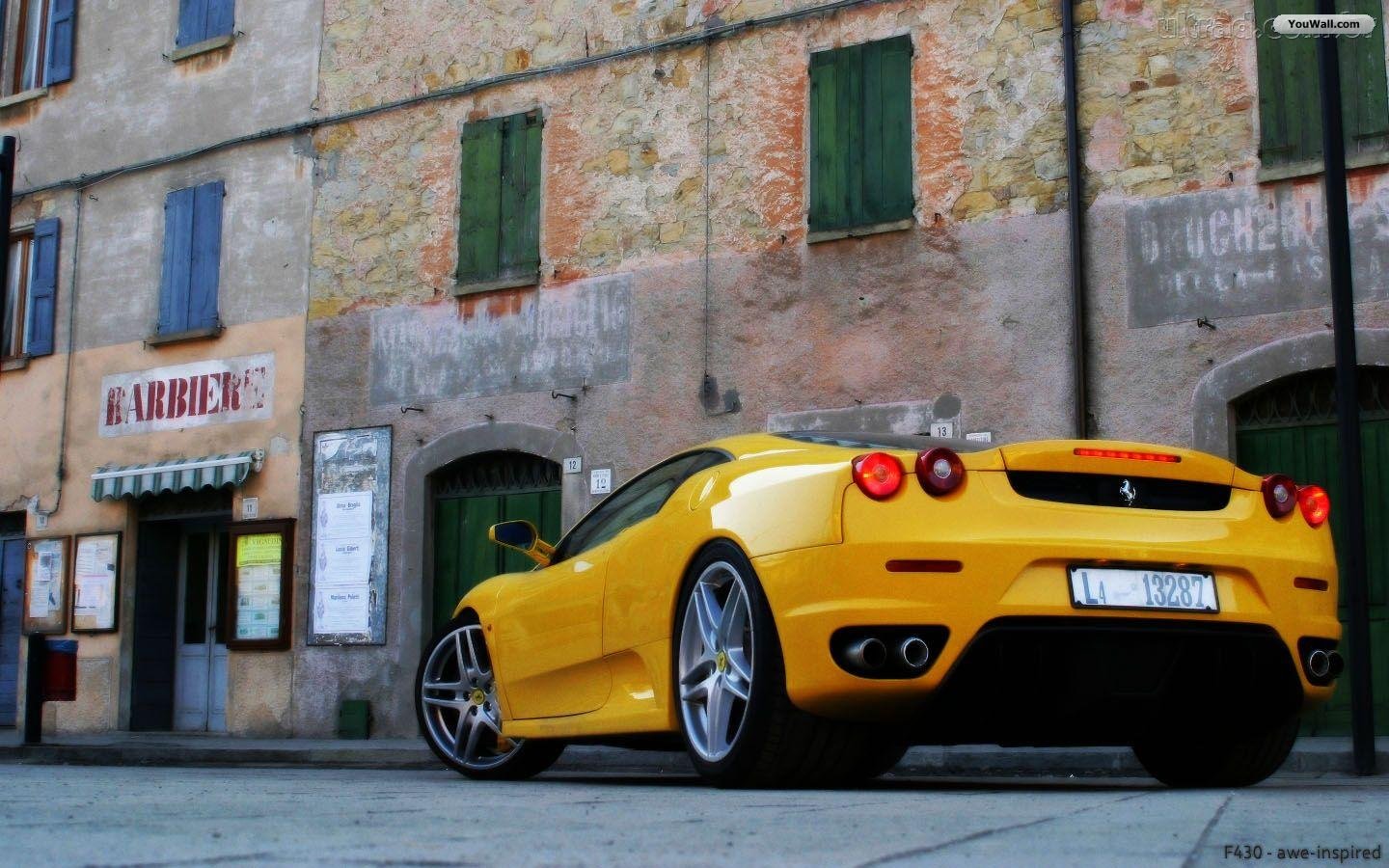 http://2.bp.blogspot.com/-FgfGGbE7CKE/ThGxjQH5S3I/AAAAAAAAGhM/yZjfVij0EP4/s1600/ferrari%2Bf430%2Bwallpaper%2Bwidescreen-3.jpg
