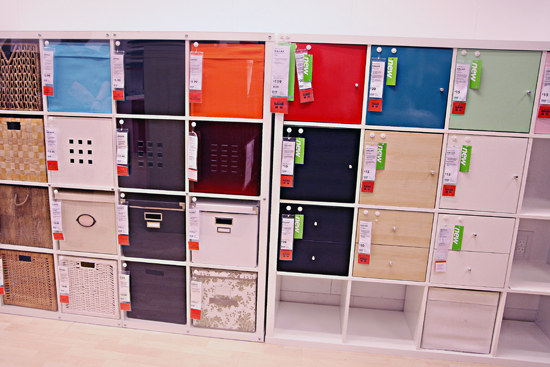 Ikeaのカラーボックスkallaxは扉 引出しアレンジで魅せる収納棚に 北欧家具ブログ
