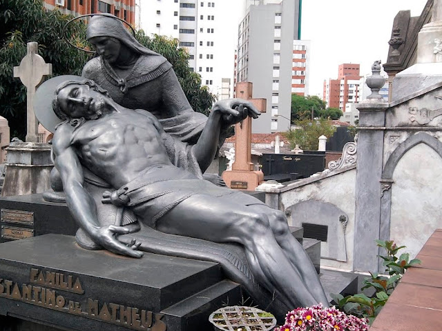 Dia de Finados: visitando os cemitérios de São Paulo
