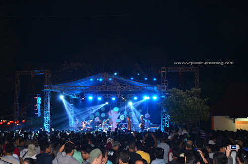 Pengunjung Loenpia Jazz 2015 Maerokoco