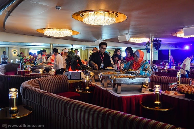 Pelbagai kuih dan pastri dihidangkan Kemeriahan Cuti Sekolah Bersama Pak Nil | Star Cruises Superstar Libra