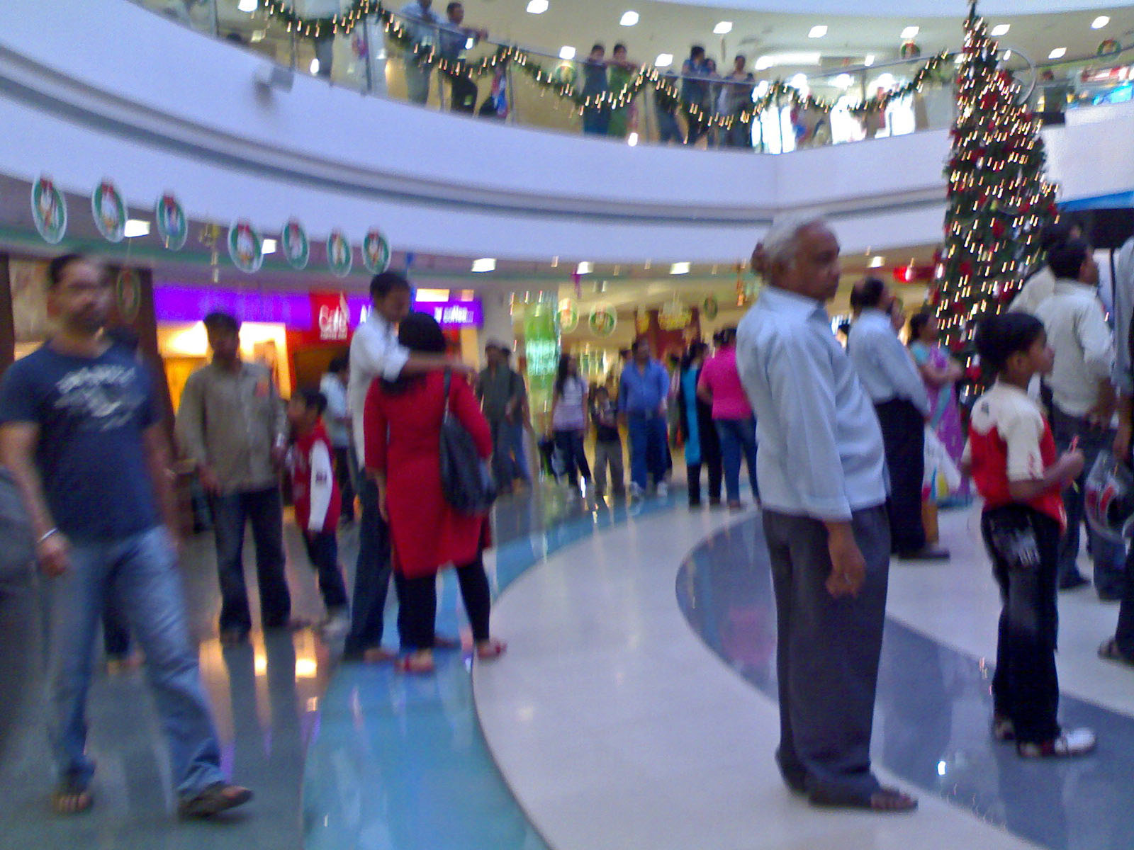 inorbit mall malad Inorbit mall, malad was the first shopping mall to open under the inorbit umbrella, in 2004 it was designed by architectural firm pg. inorbit mall malad Inorbit mall, malad was the first shopping mall to open under the inorbit umbrella, in 2004 it was designed by architectural firm pg.
