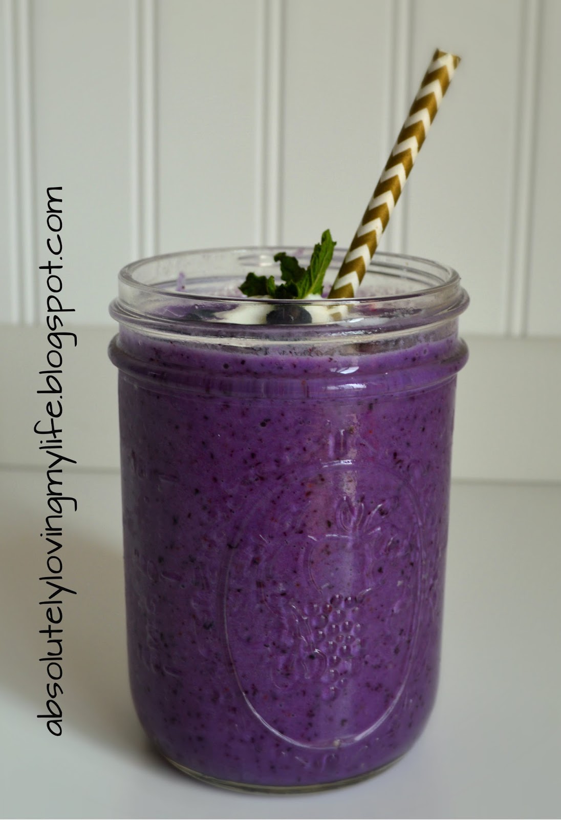 Loving Life Blueberry Pineapple Banana Smoothie