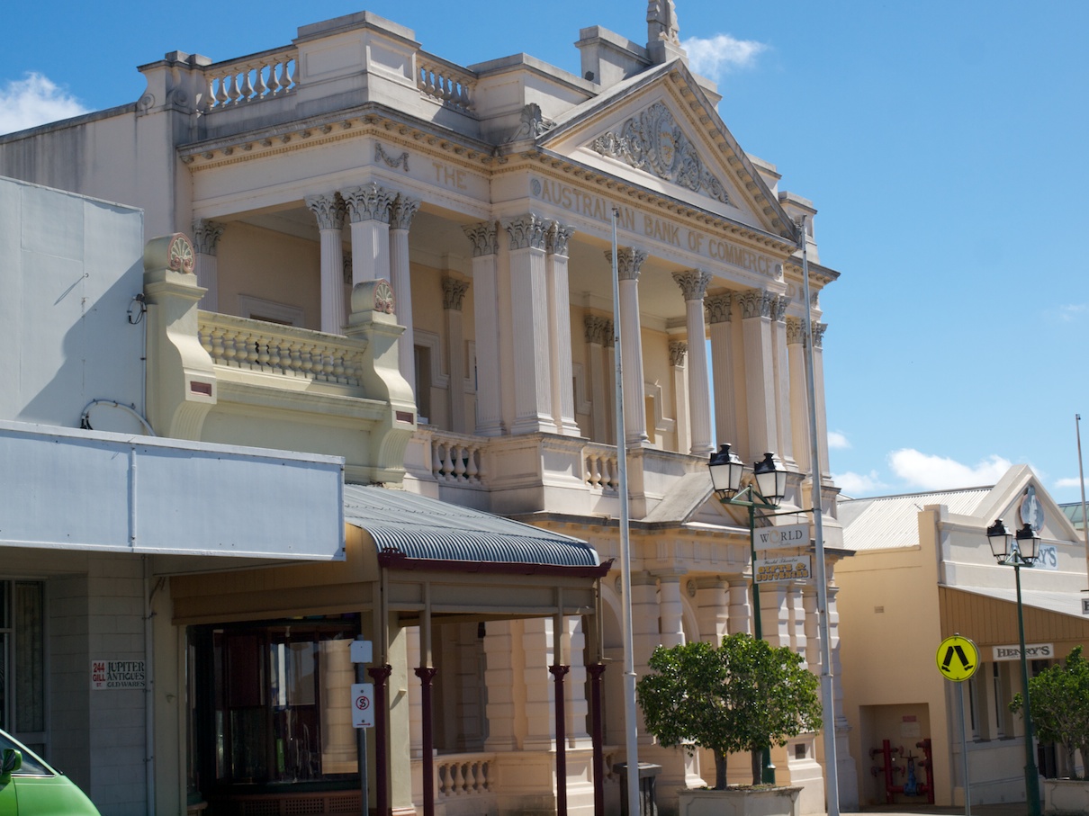 Gill Street, Charters Towers A Road that Beckons
