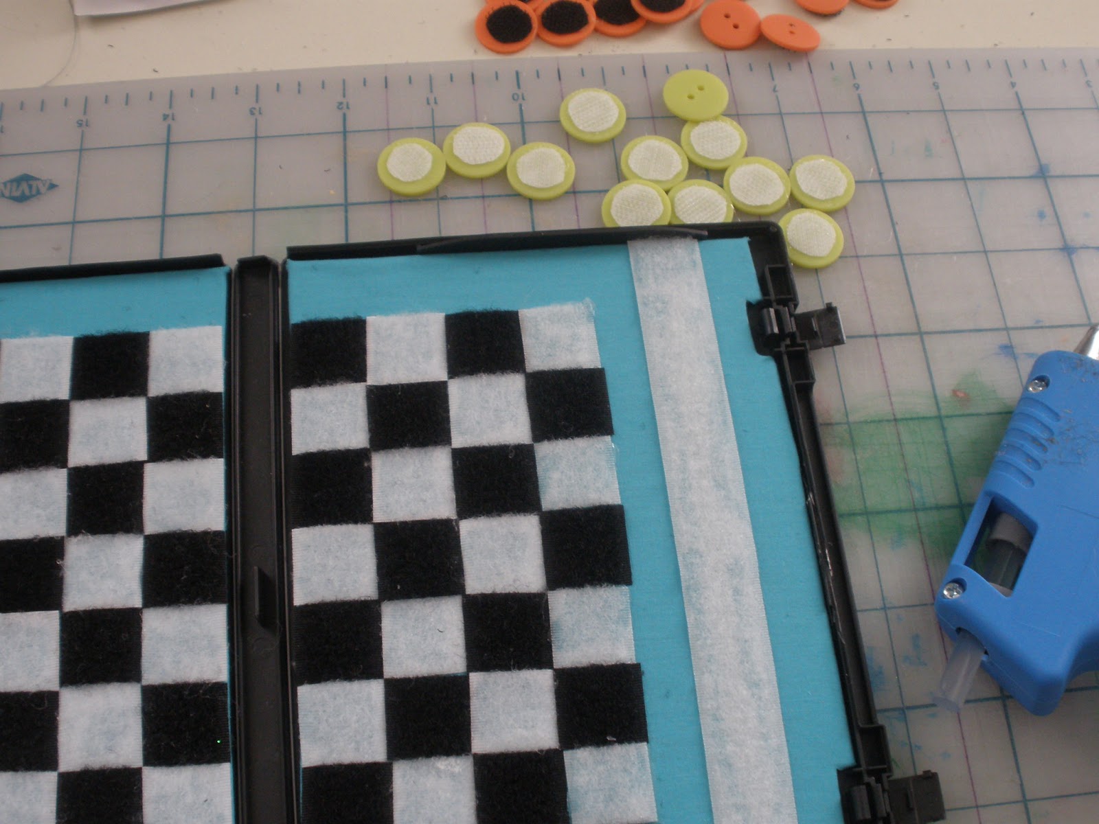 handmade by stacy vaughn travel checkers board