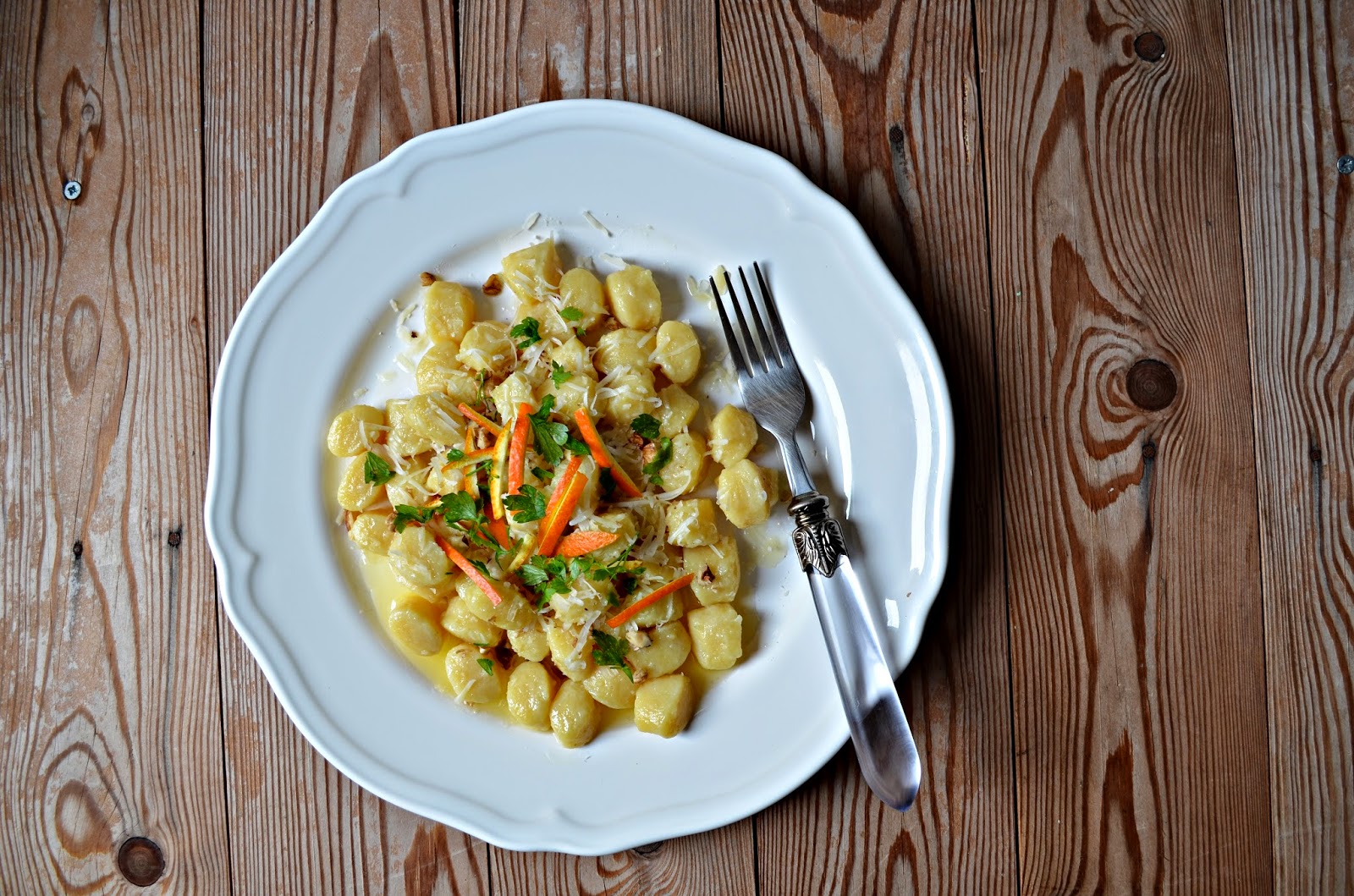 Gnocchi al burro d'arancia pecorino e noci