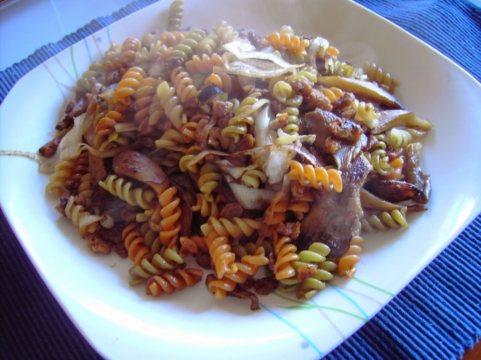 pasta con setas y soja texturizada pasta con setas y soja texturizada