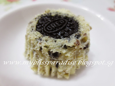http://myblissparadise.blogspot.sg/2013/12/baked-mini-bite-size-oreo-cheesecakes_20.html