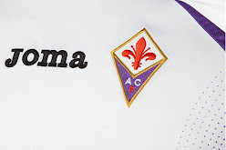 ACF-Fiorentina-14-15-Away-Kit+(4).jpg