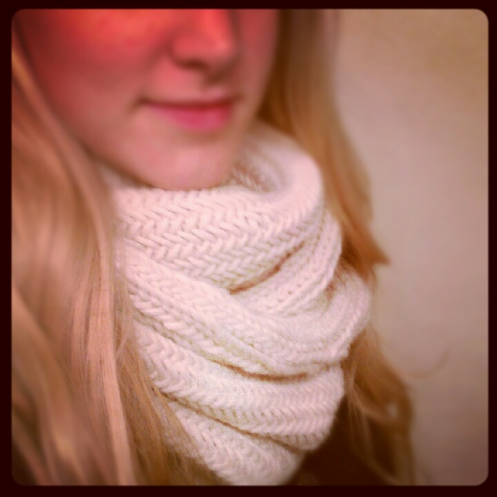 Purl Bees Big Herringbone Cowl - iKNITS