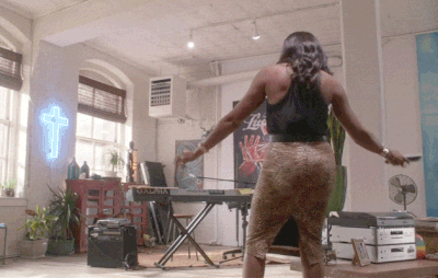 http://2.bp.blogspot.com/-Fu2eHnB9t9w/VnsUQWcL9zI/AAAAAAAAE6Y/CTvlNN91e78/s1600/taraji-henson-dancing.gif