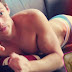 Il blogger e modello Davey Wavey nudo ed eccitato!