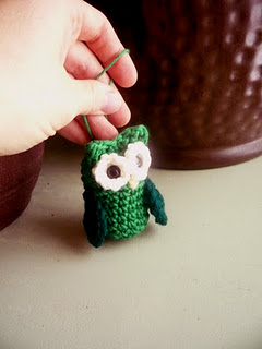 2000 Free Amigurumi Patterns: Owl Ornament