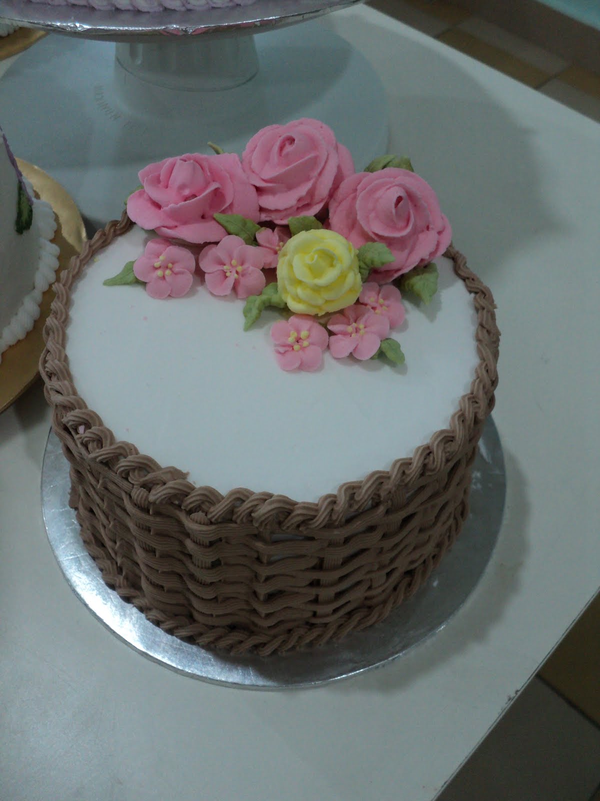 Cakes, Cakes N more Basket of roses cake
