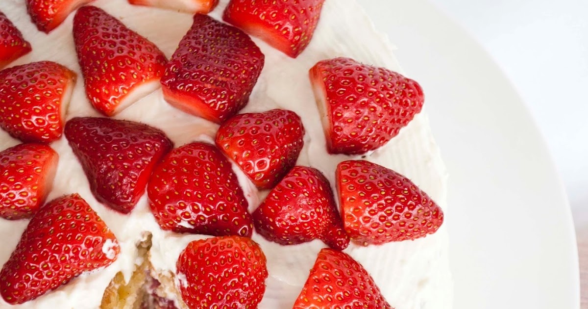 Cake With Mascarpone And Strawberries Cake With Mascarpone And Strawberries