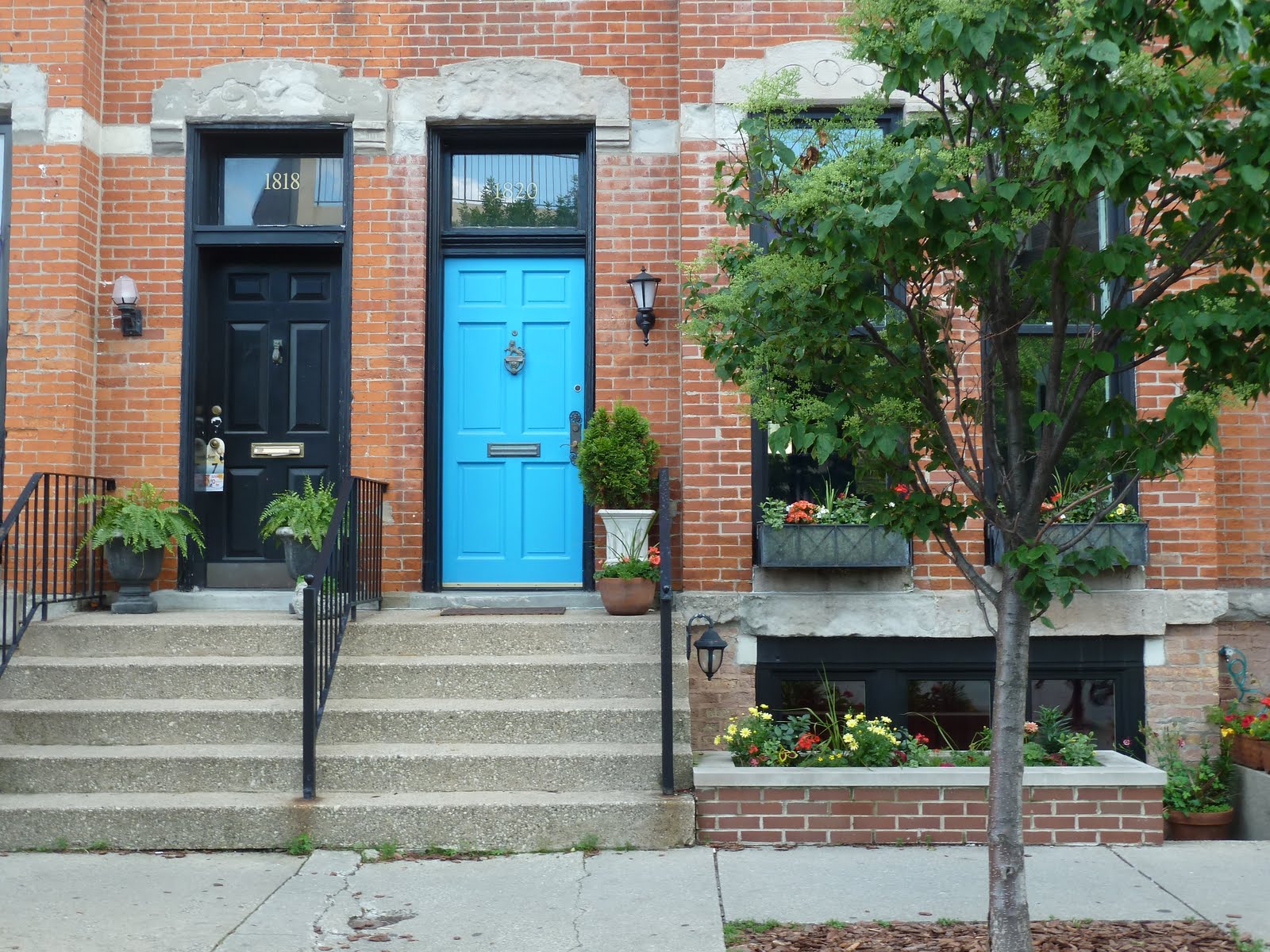The Chicago Real Estate Local Curb Appeal! Lincoln Park row homes