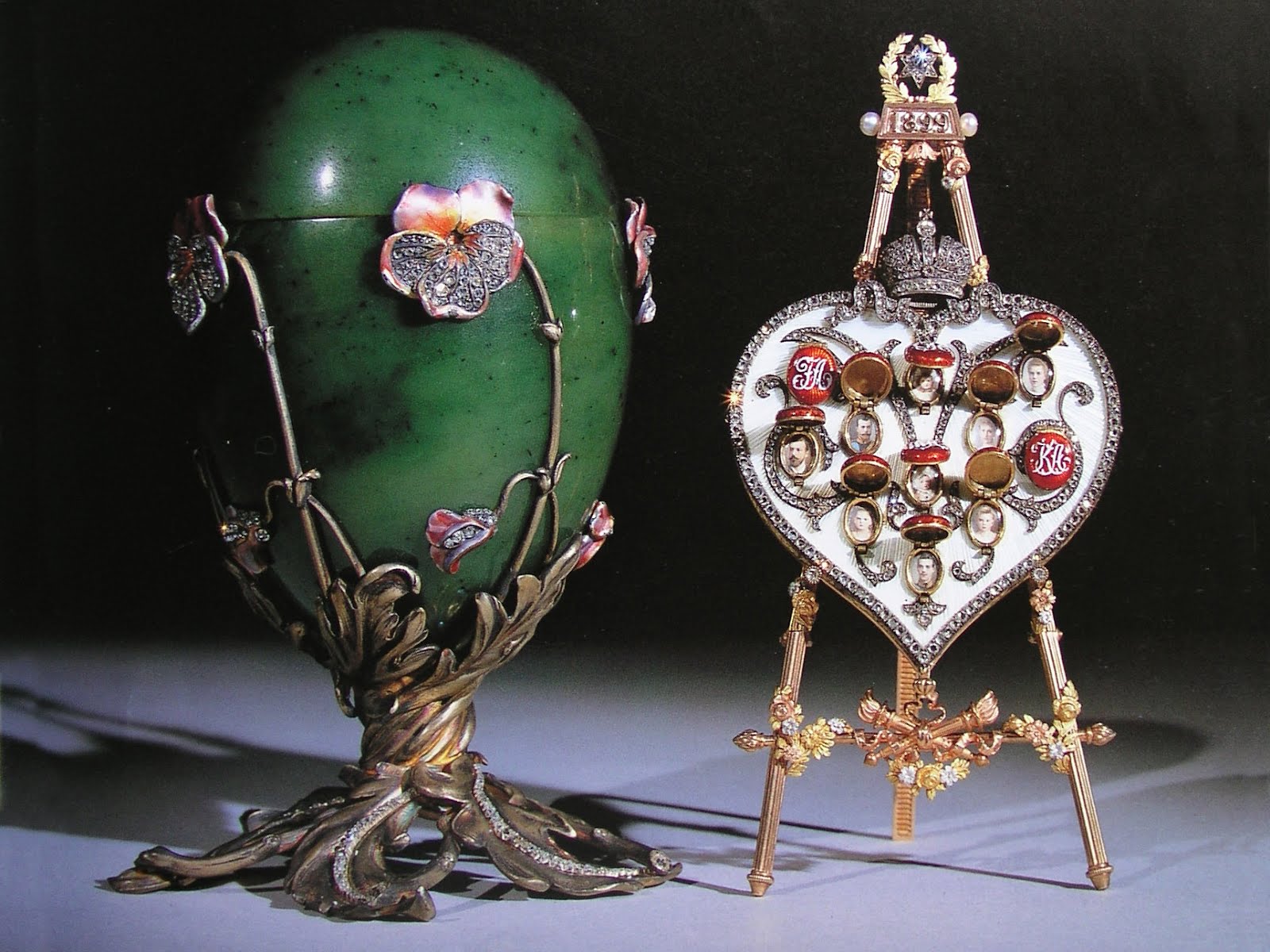 20 Pansy Egg (Spinach Jade Egg) made by Fabergé in 1899 for Tsar