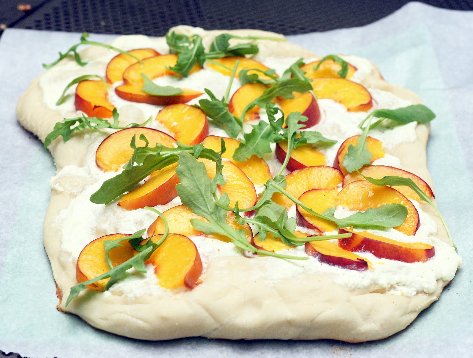 Mix it Up Peach, Arugula, and Ricotta Pizza with (Optional) Balsamic