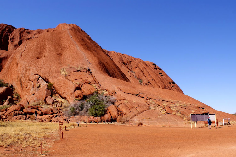 Zdobywając Uluru. Zadeptując kulturę