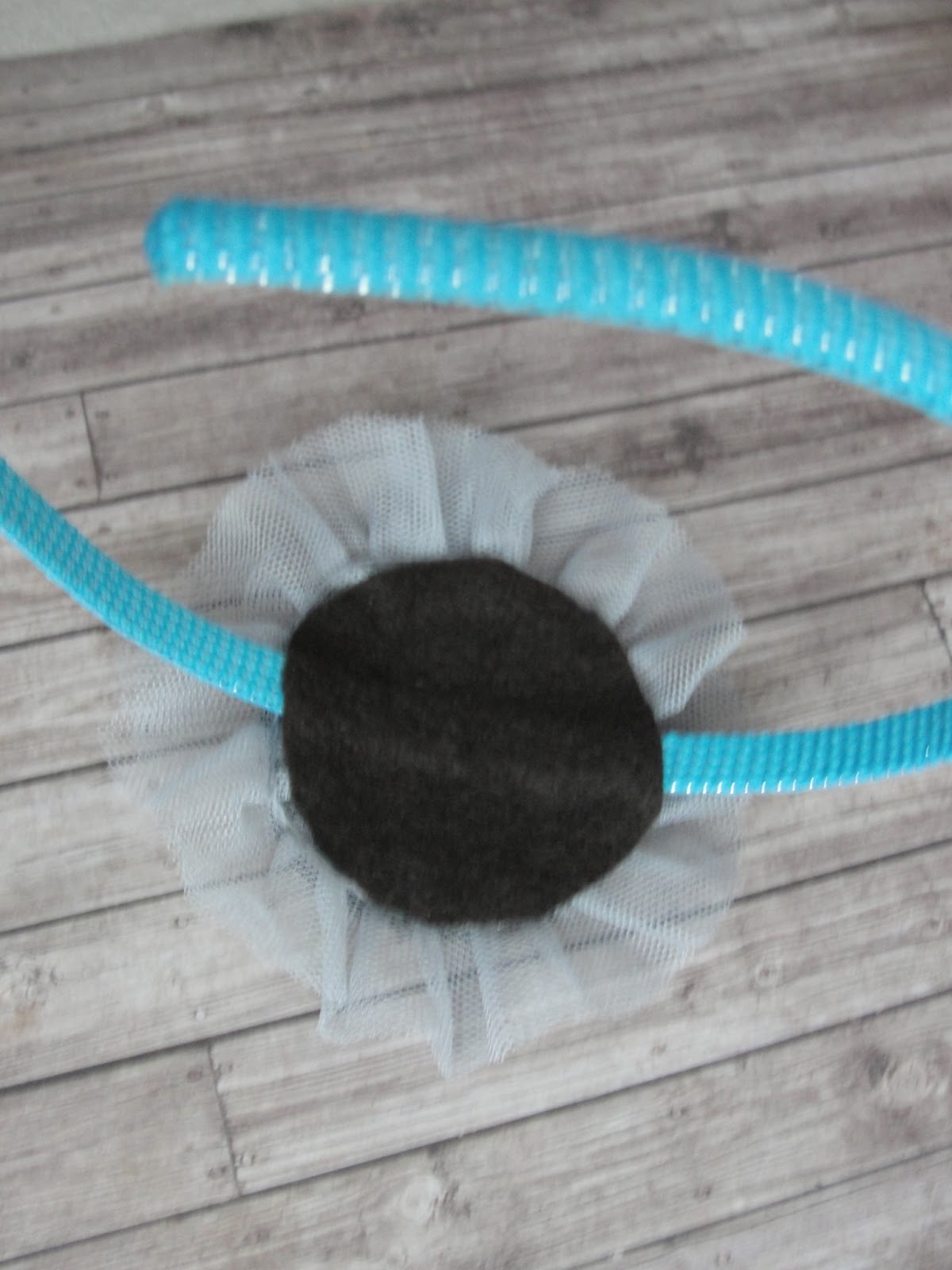 The Running Stitch Horse Headband Tutorial
