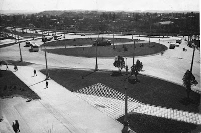 Трамвай на площади Куйбышева в Симферополе