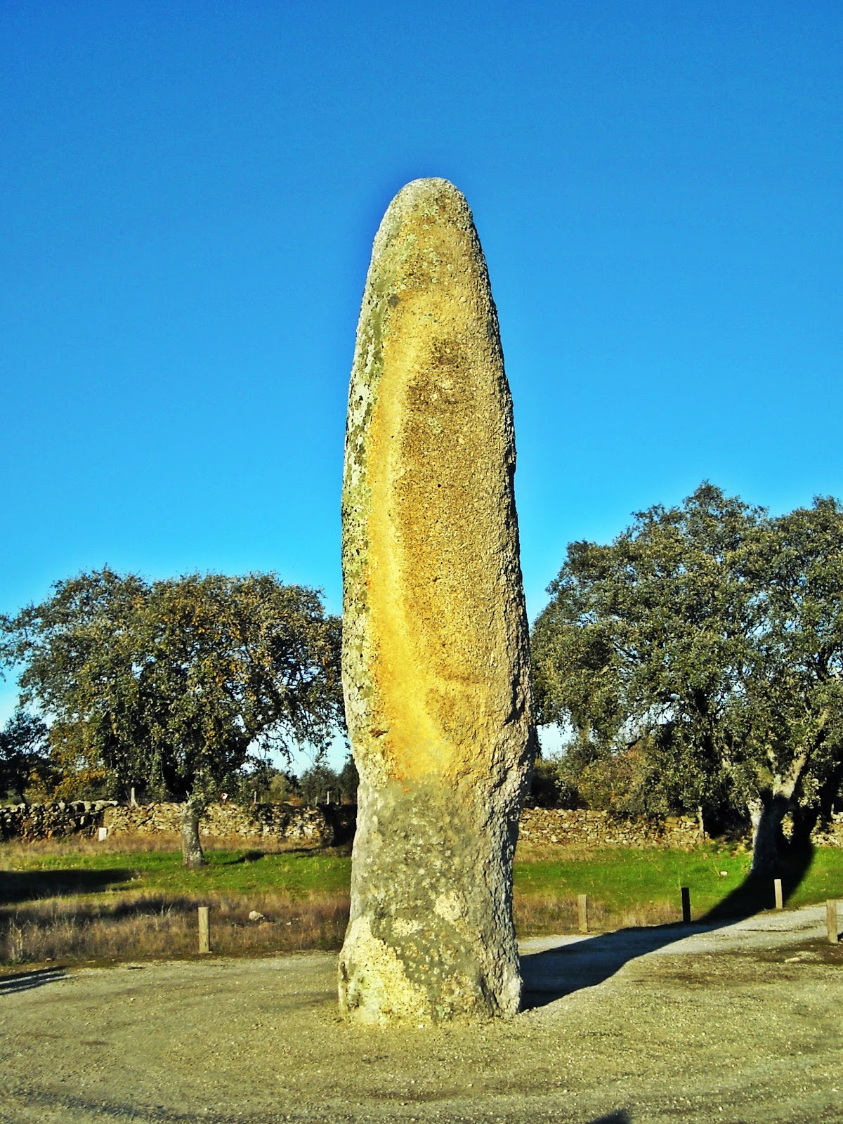 Menhir de Meada (Portalegre, Portugal) MunDandy