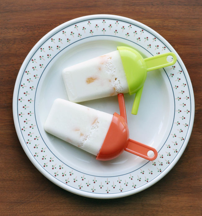 ETTA'S CORNER VANILLA, COCONUT + MANDARINE FROZEN YOGHURT LOLLIES