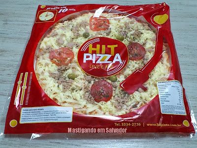 Hit Pizza: Pizza de Atum, na embalagem plástica lacrada