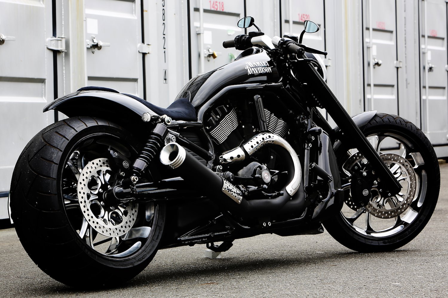 Planet Japan Blog: Harley V-Rod "Custom [MARIO #9]" by Bad Land