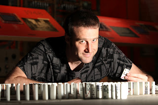 Matt Parker, smug domino user