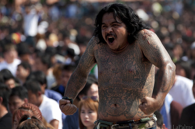 พิธีไหว้ครูหลวงพ่อเปิ่น(วัดบางพระ) Tattoo Festival at Wat Bang Phra 2013 © Michael LaPalme