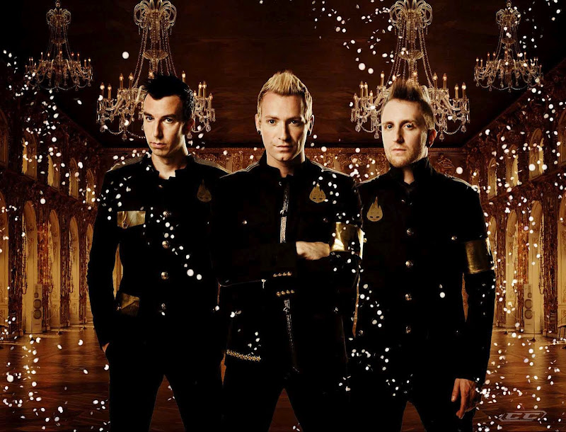 Thousand_Foot_Krutch_The_end_is_where_we_begin_2012_Biography_and_history