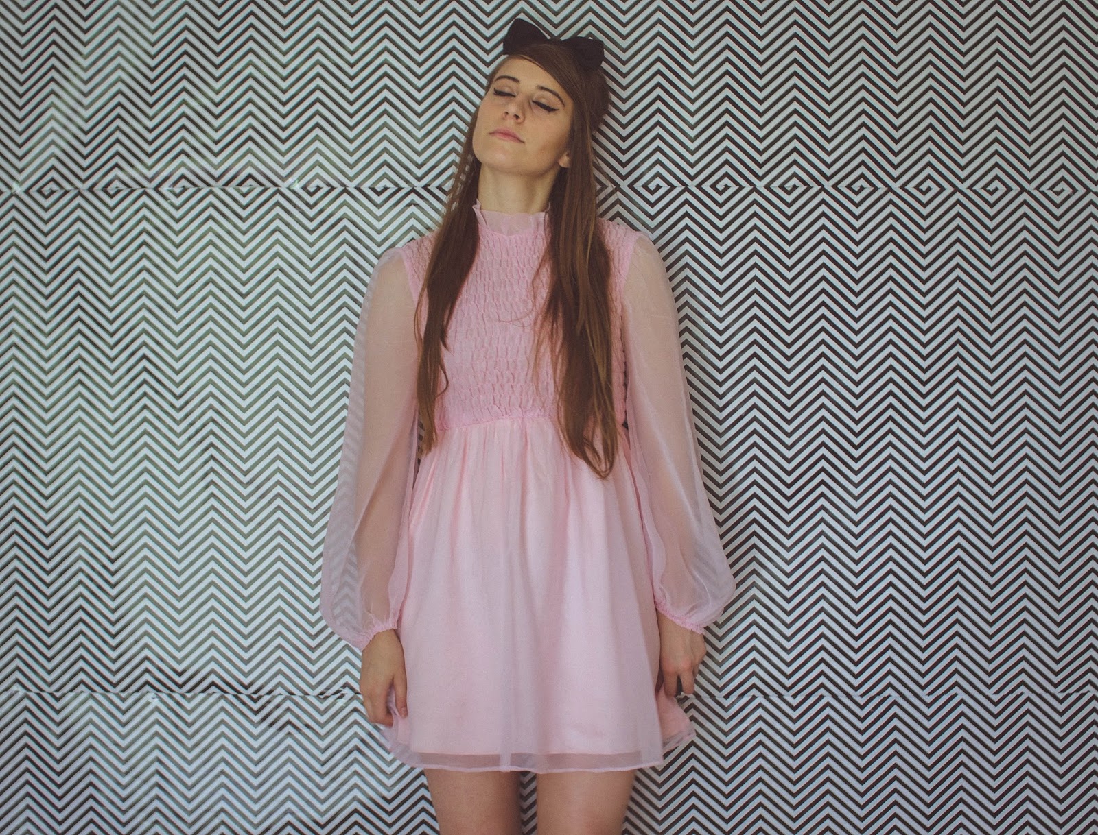 fashion, style, blogger, personal style blogger, movie blogger, pink shift dress, 60's style, socks and heels, bouffant, girly style, cute retro outfit