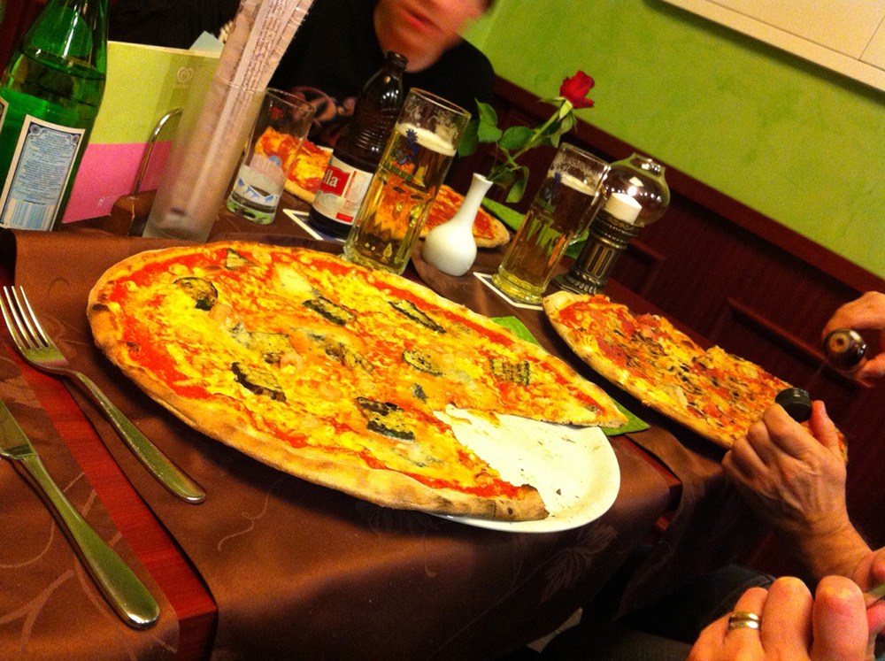 kuchimaitli RiesenPizzas im Casanova, Weil am Rhein