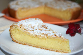 Torta della nonna Tarta bunicii