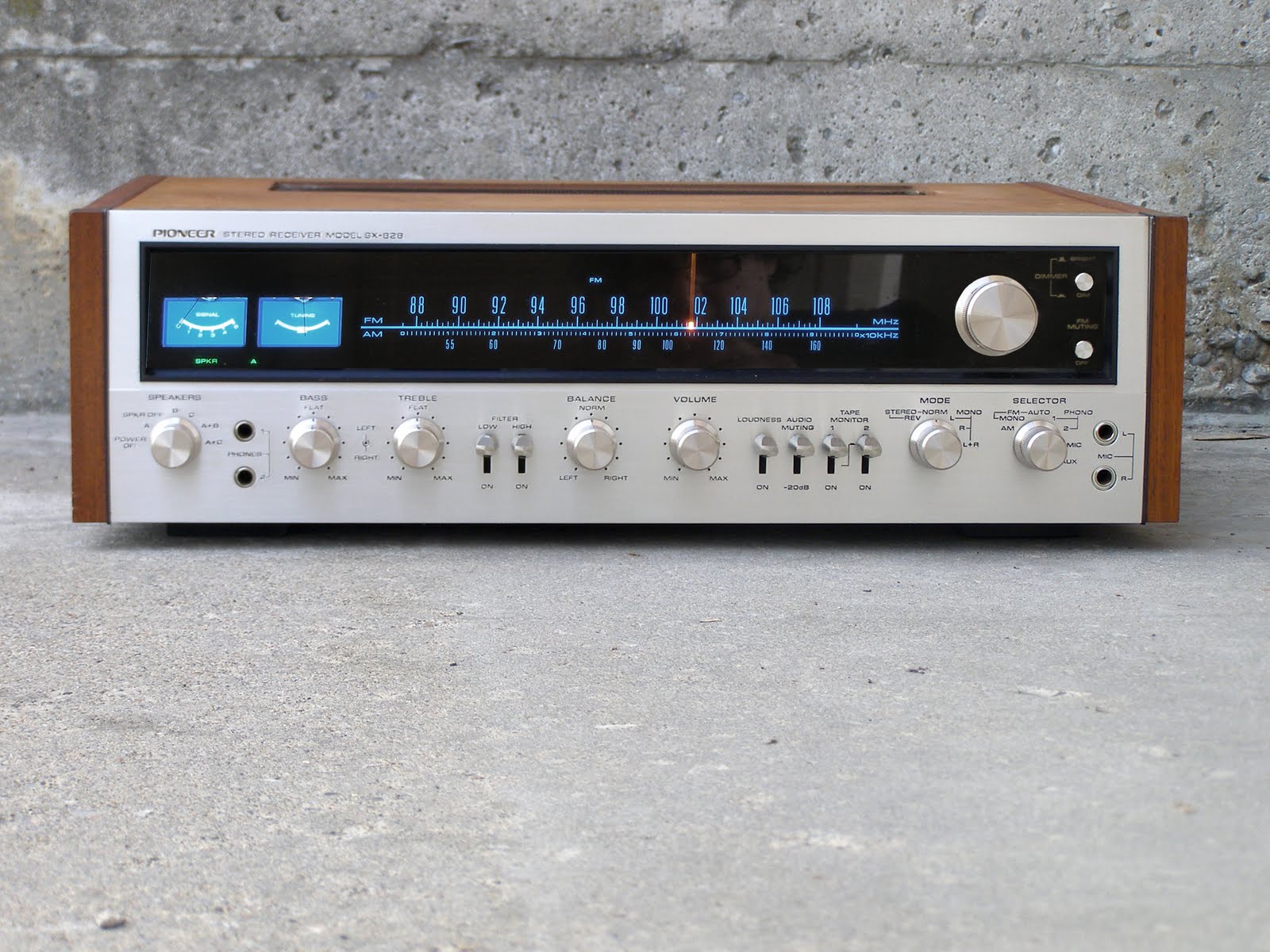 SEVENTIES STEREO One of the most beautiful receivers ever.