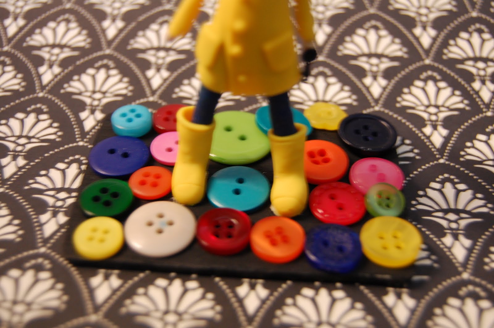 Quetz clay creations: button eye dolls