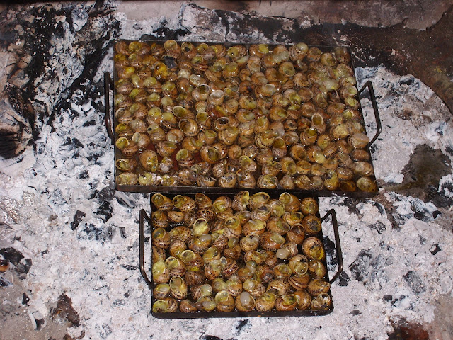 Caracoles "a La Llauna" Y Otras Brasas
