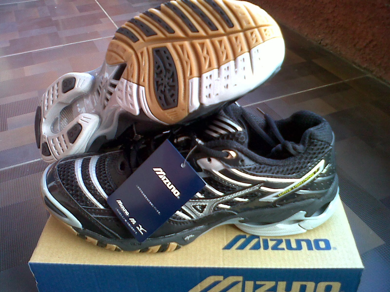 mizuno wave lightning 7 kw