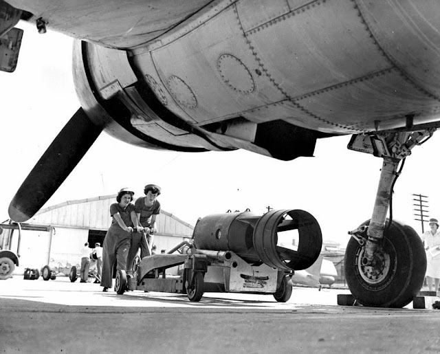 Women%2Bin%2BWorld%2BWar%2BII%2B%283%29.