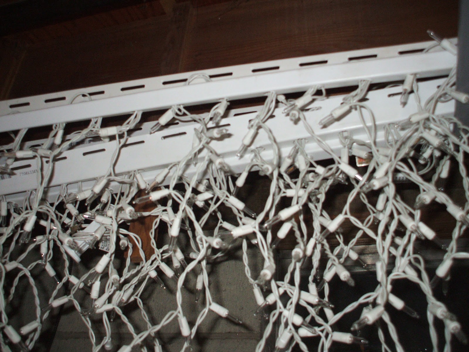 How to hang Christmas Lights the easy way! Rustic & Refined