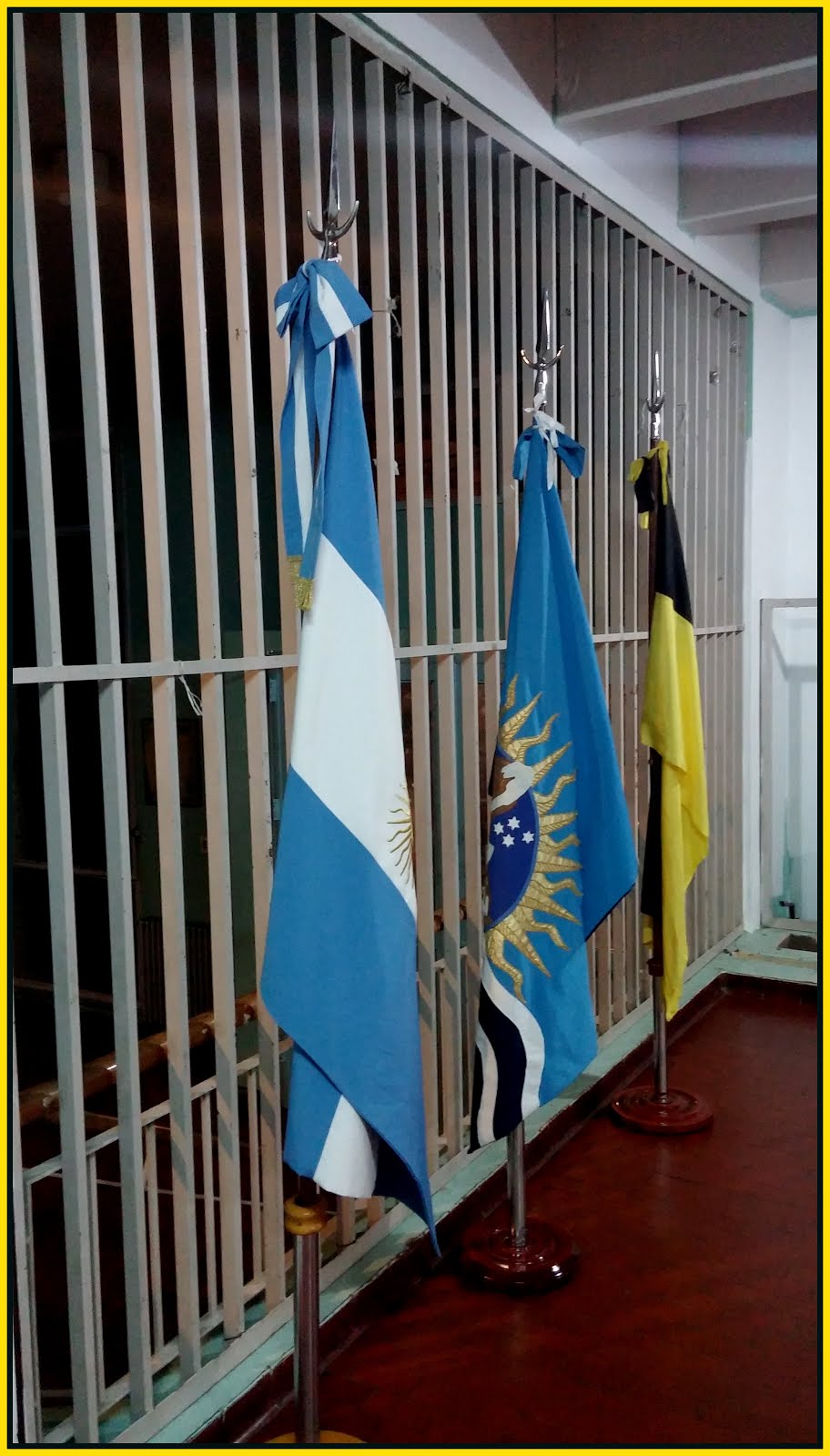 Banderas Nacional, Provincial e Institucional