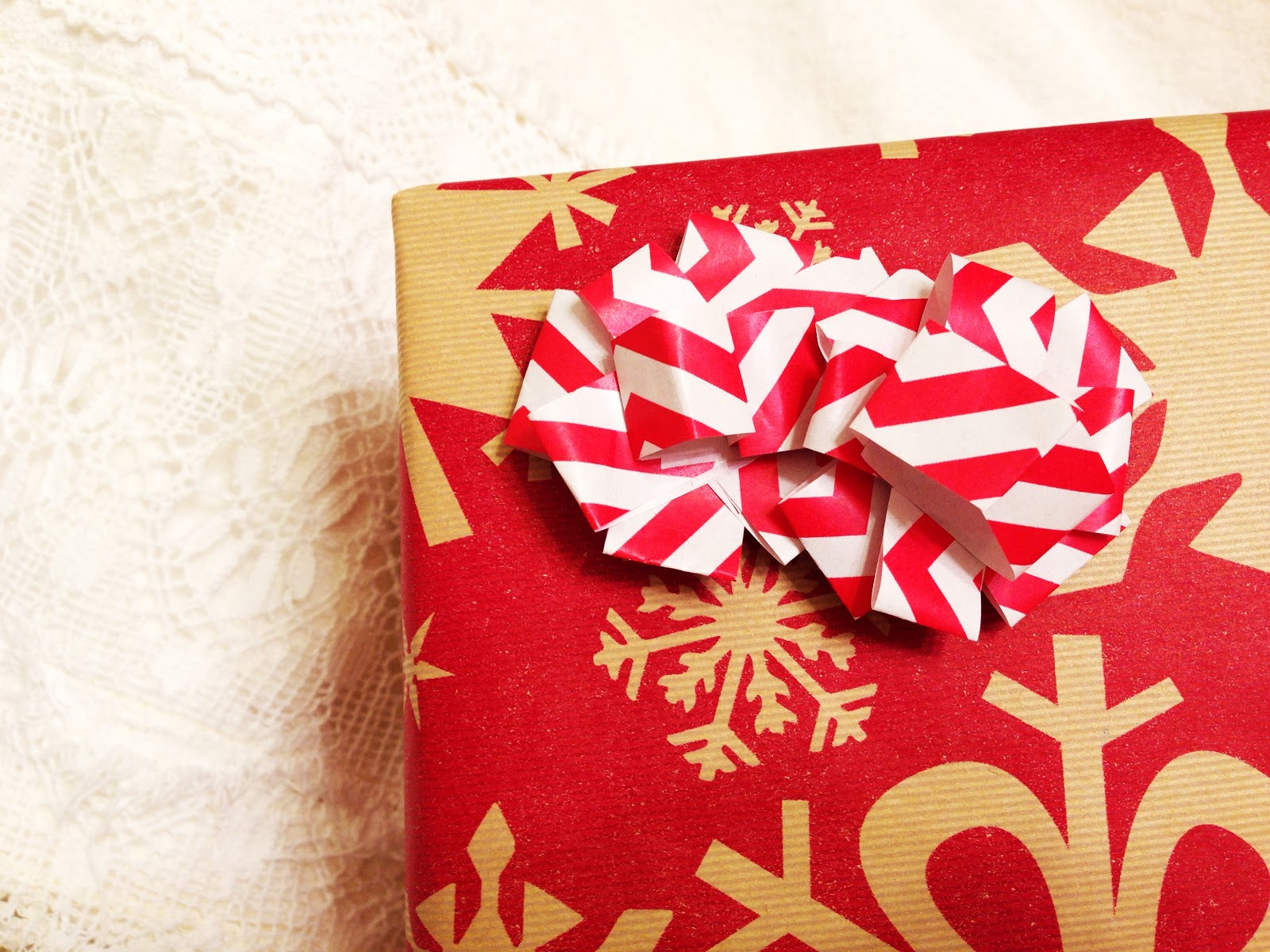 Little Red Bowtalk Leftover Wrapping Paper Ideas