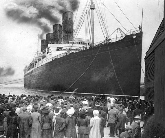 Fascinating Historical Picture of RMS Lusitania in 1915 