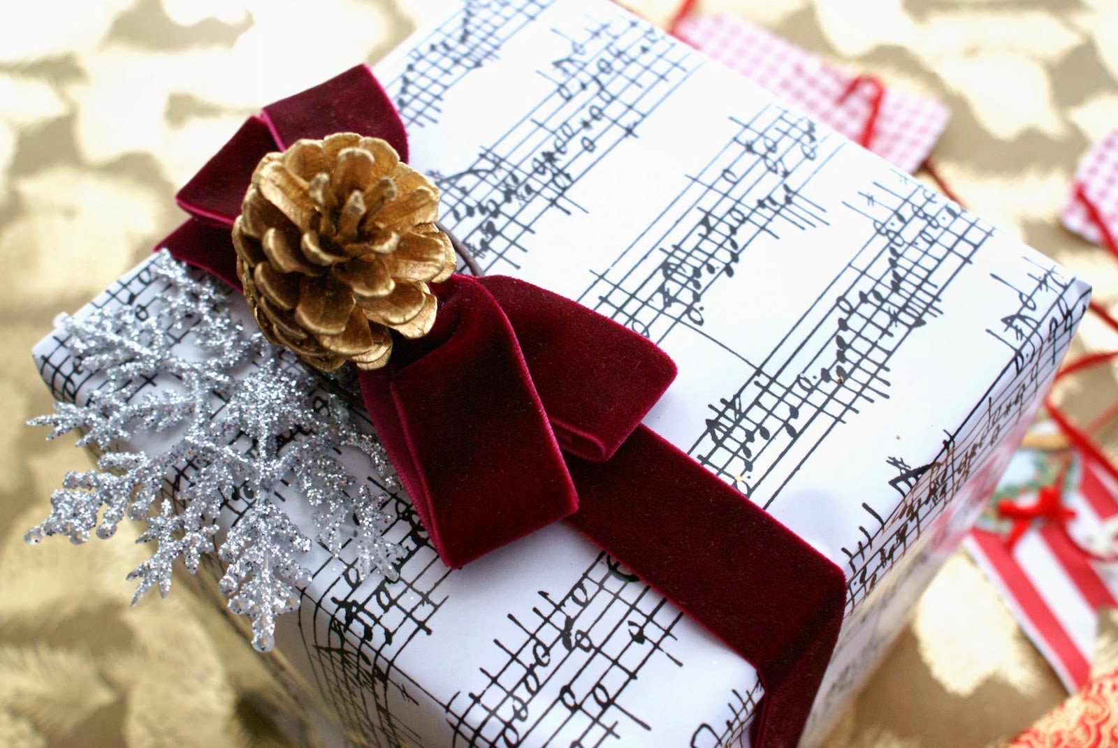 Kathys Cottage: 25 Days of Christmas ~ Wrap the Gifts