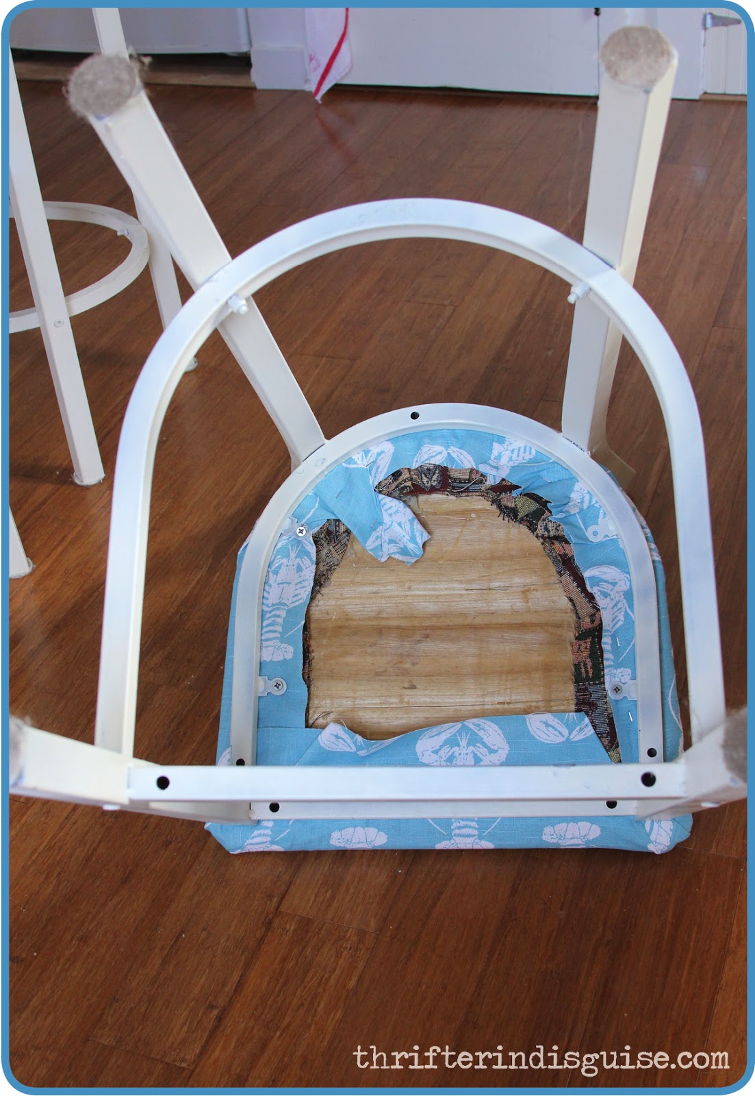 A Thrifter in Disguise DIY Beachy Bar Stool Tutorial