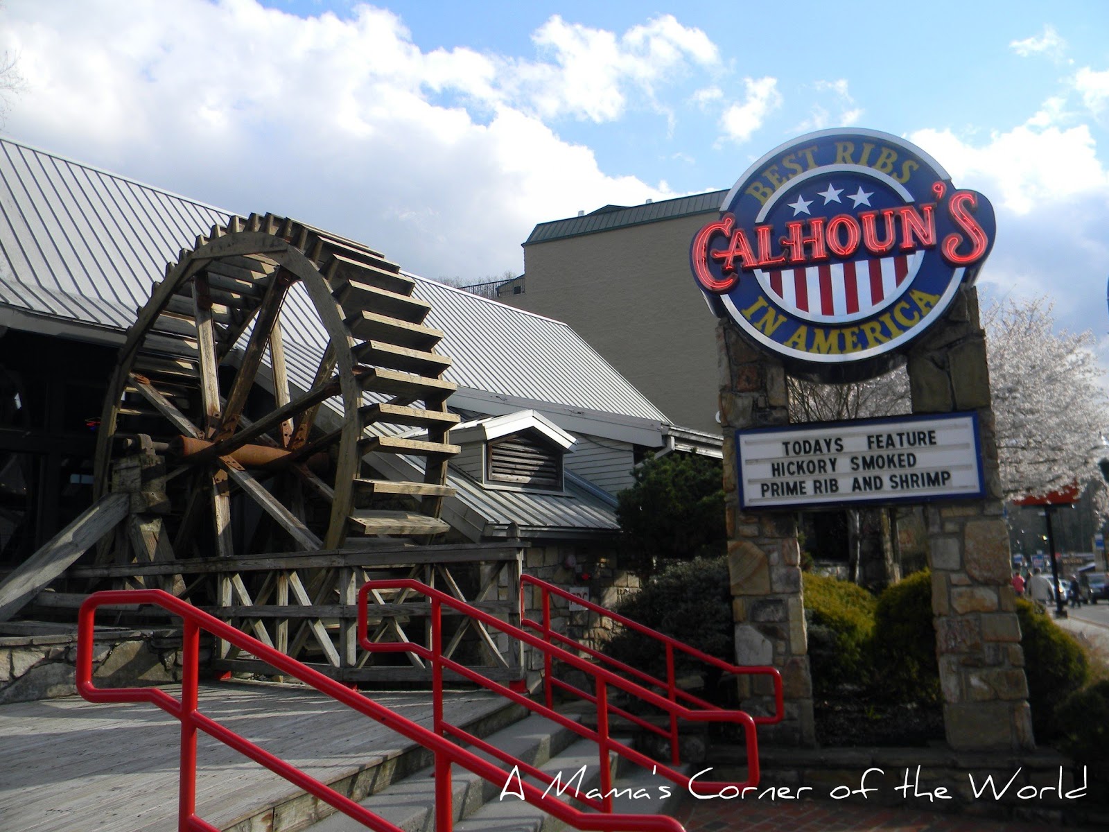 ... on the Parkway in Gatlinburg, Tennessee ~ A Mama's Corner of the World