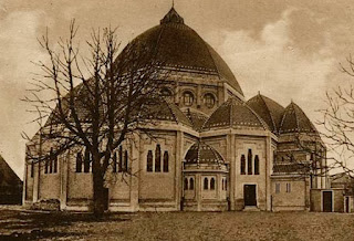 Sint Agatha-kerk te Beverwijk, ontworpen door Joseph en Pierre Cuypers jr. en in 1924 voltooid.