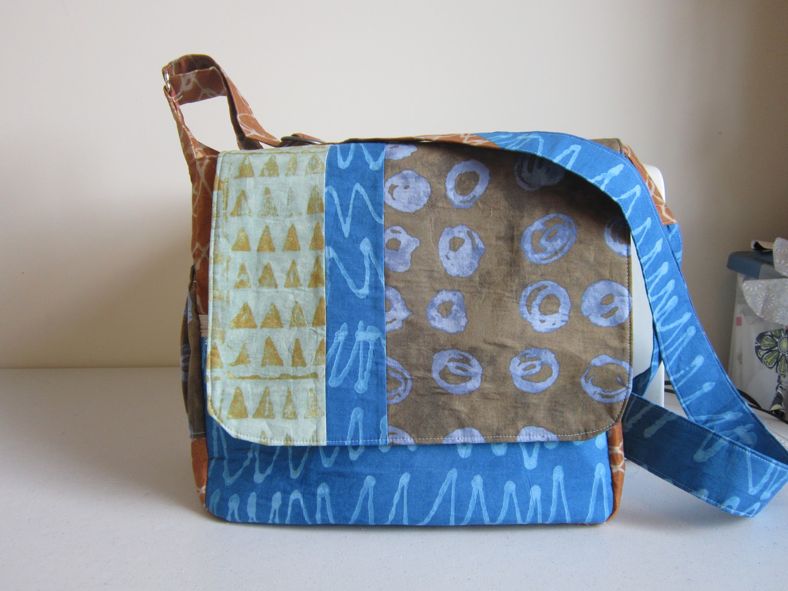 Pet care badge beavers football, crossbody bag sewing pattern free